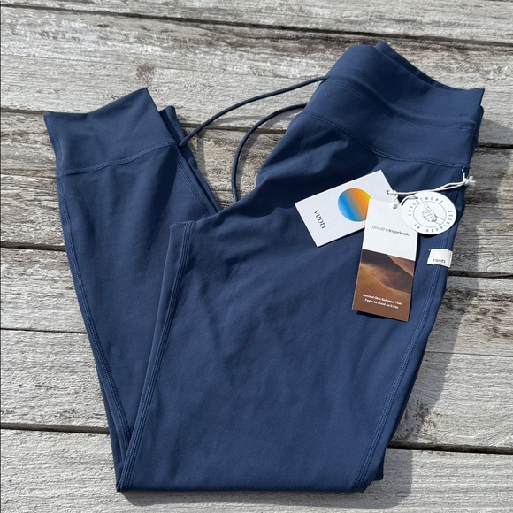Vuori Pants - VUORI Daily Legging French Blue‎ size XL NWT